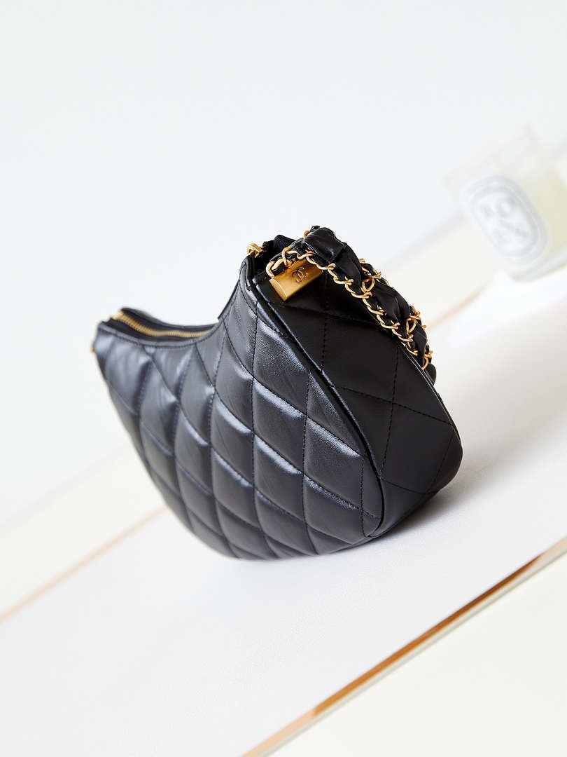 Chanel AS4422 23K Hobo bag