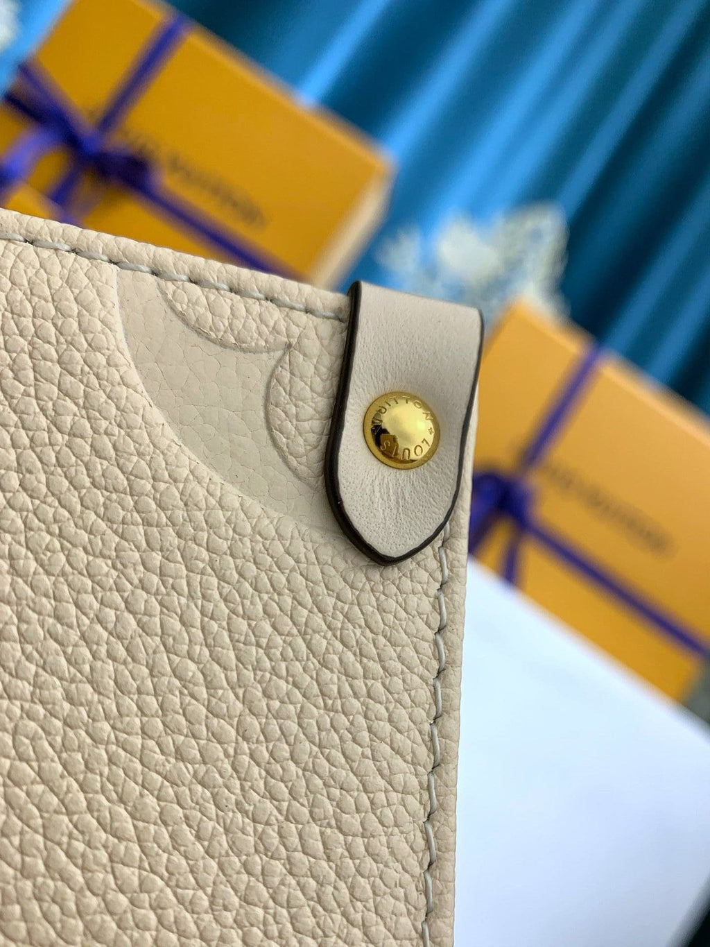 Louis Vuitton M46569 OnTheGo PM
