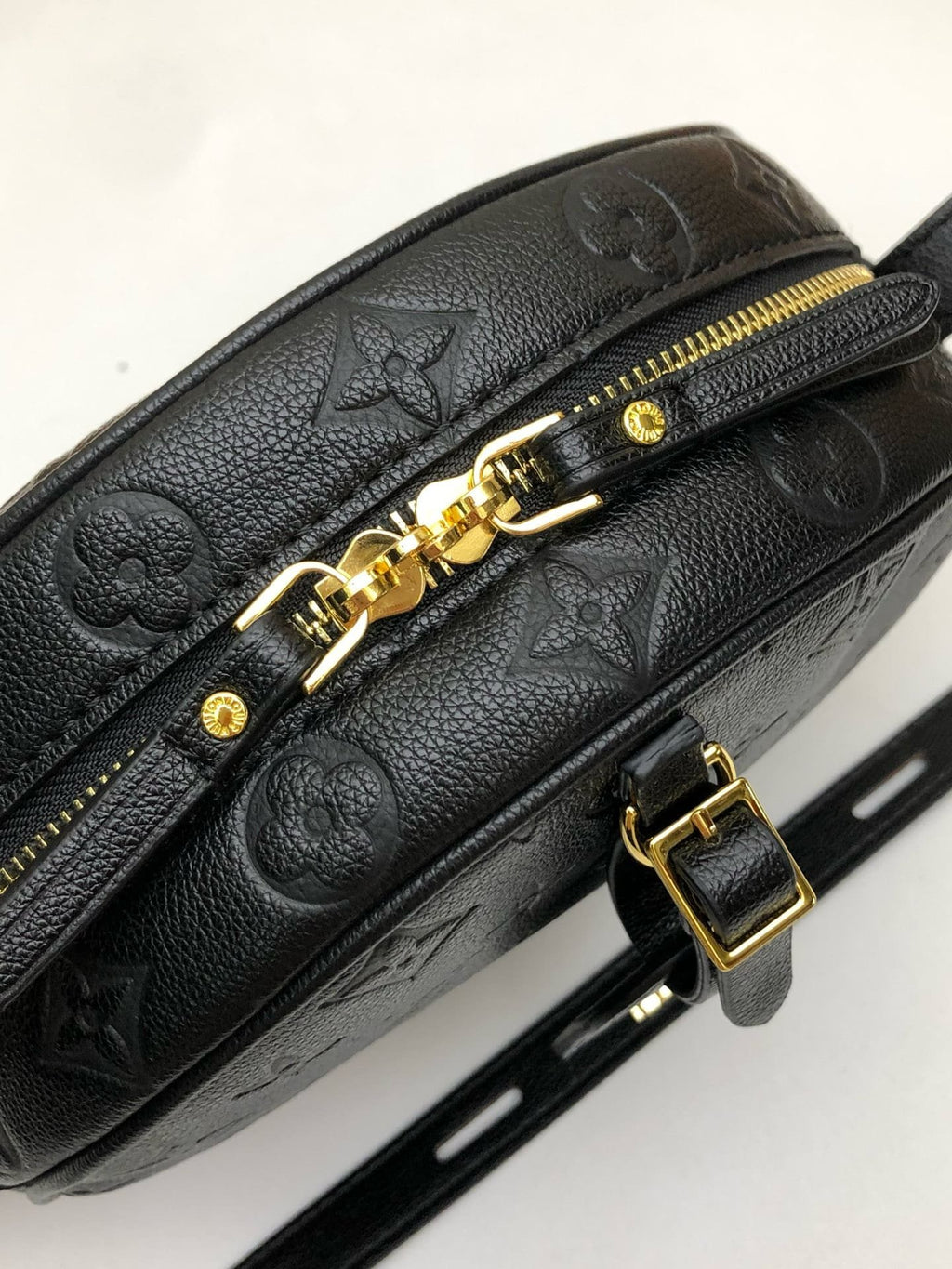 Louis Vuitton M45167 Boite Chapeau Souple MM