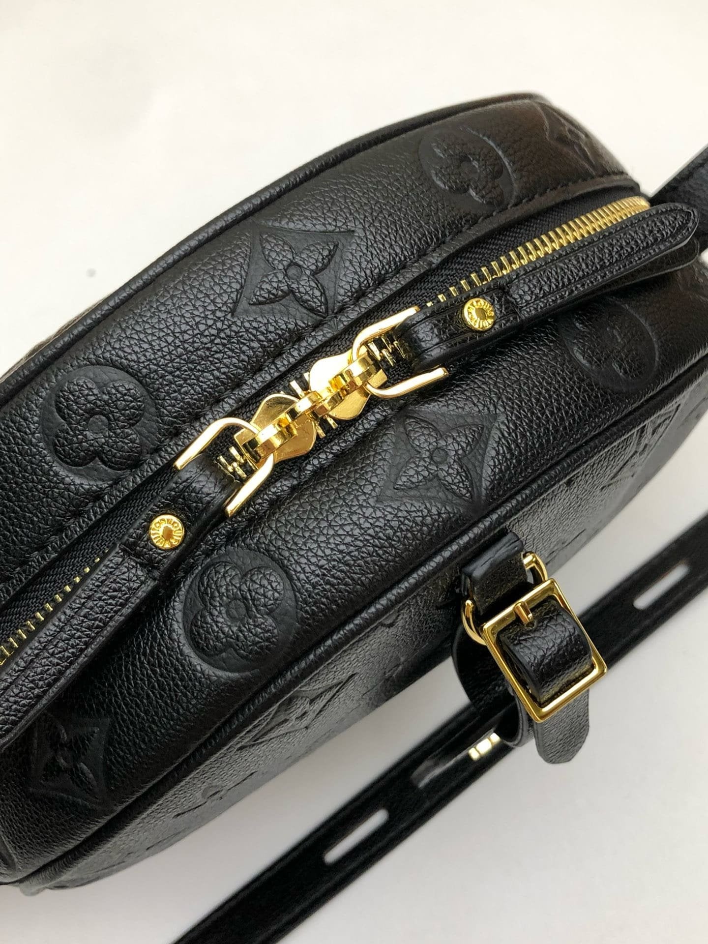Louis Vuitton M45167 Boite Chapeau Souple MM