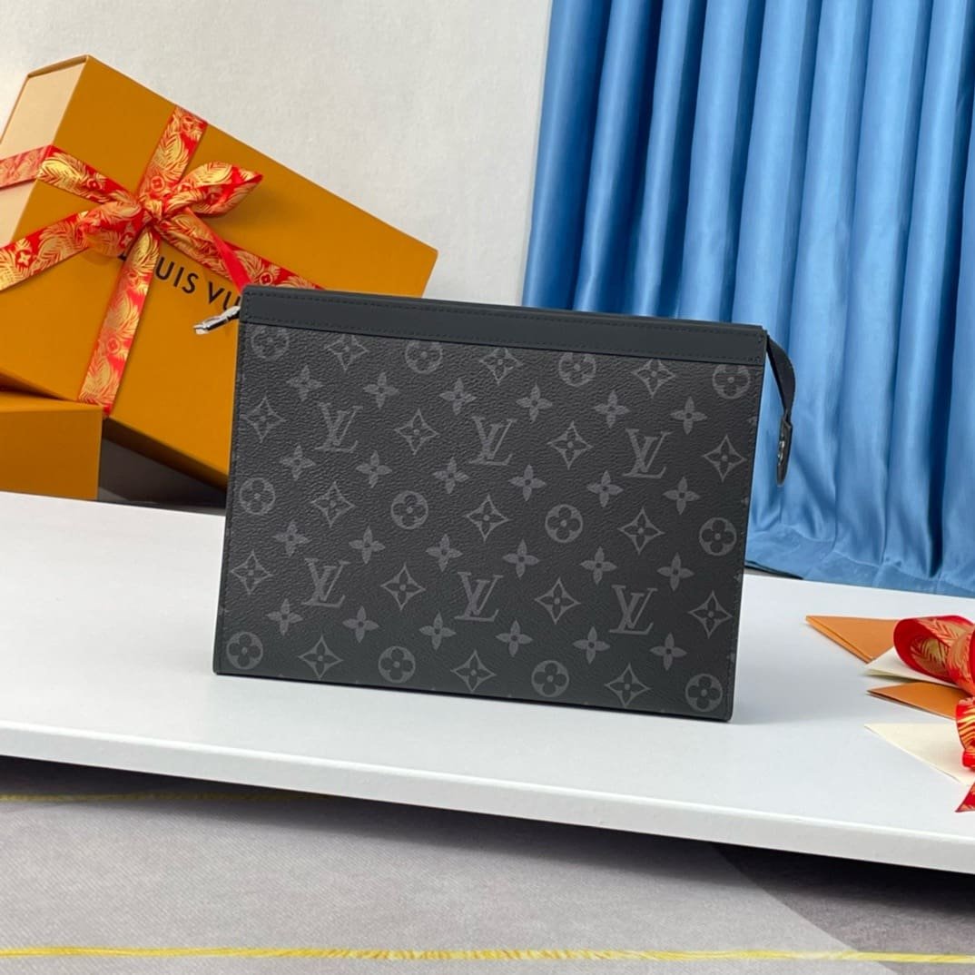 Louis Vuitton M61692 Pochette Voyage MM