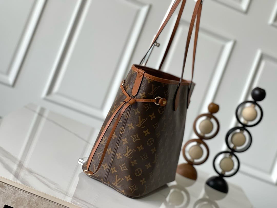 Louis Vuitton M12061 Neverfull Inside Out MM