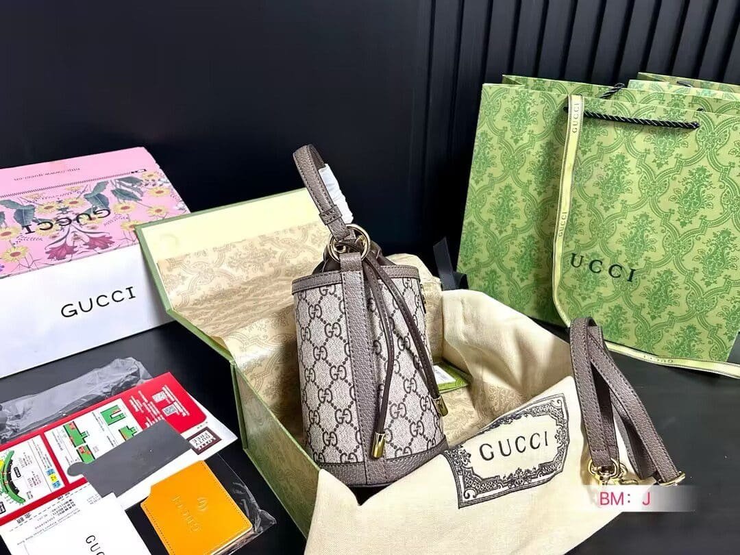GUCCI OPHIDIA MINI BUCKET BAG
