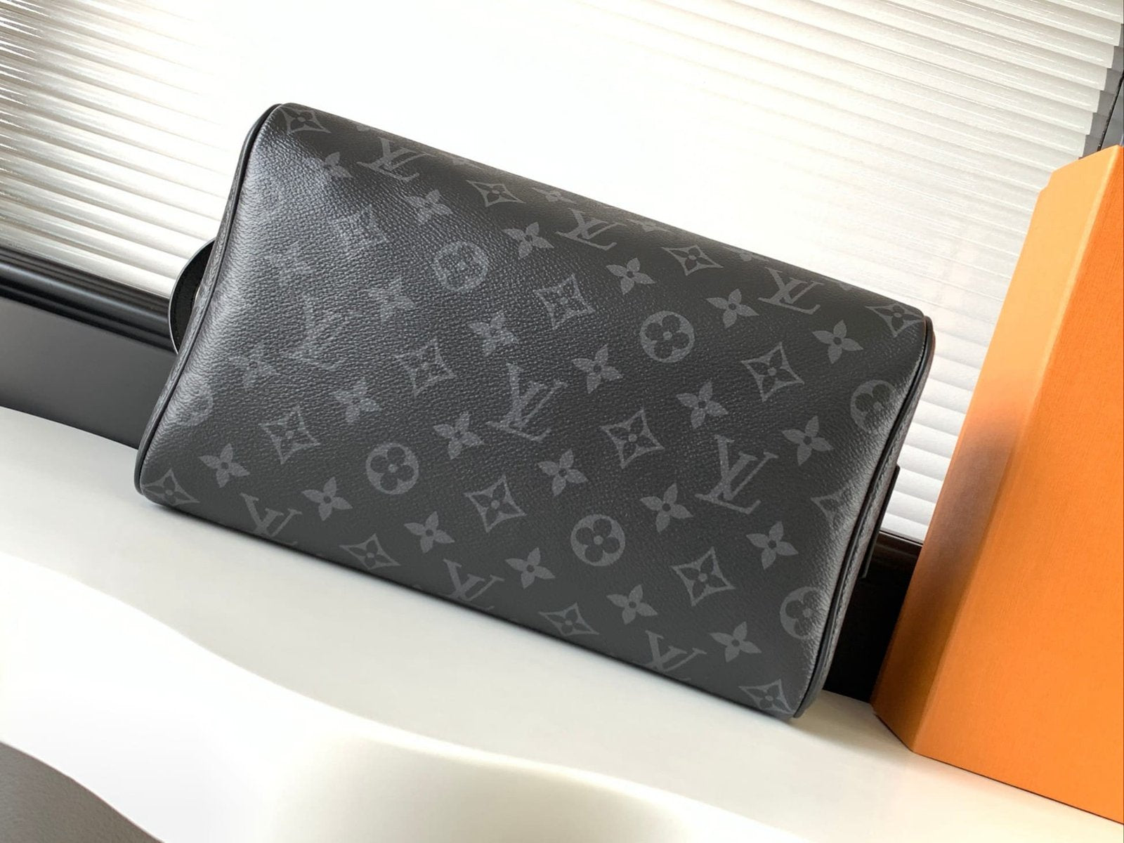 Louis Vuitton M46354 DOPP KIT toiletry bag
