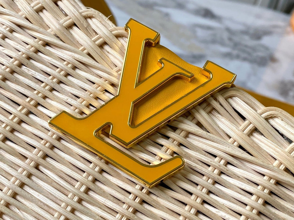 Louis Vuitton M24976 Capucines BB