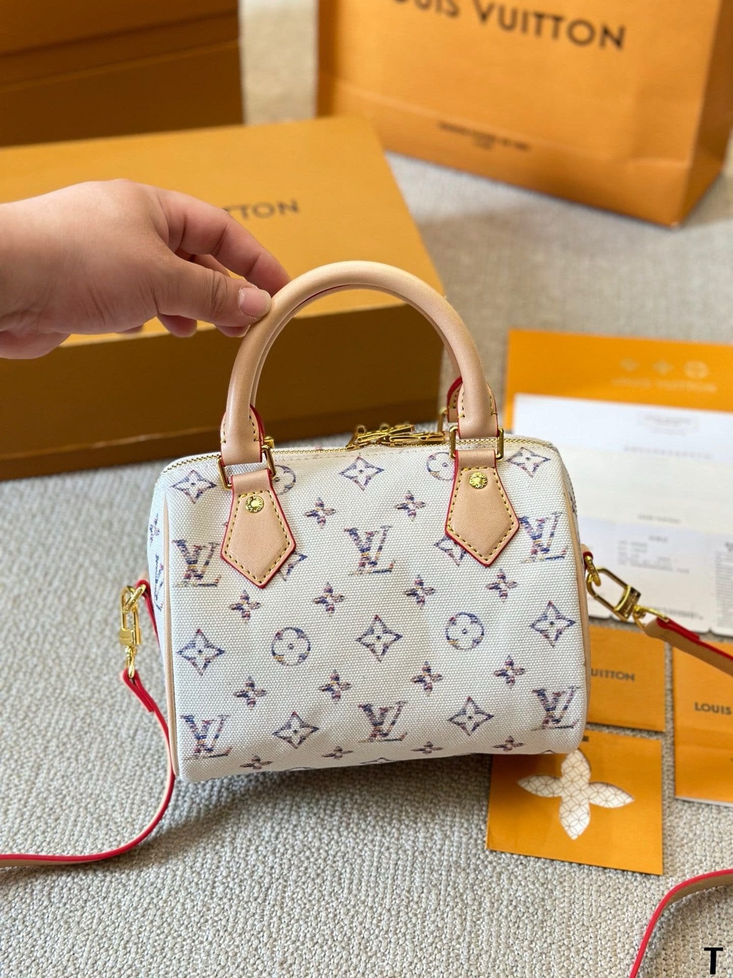Louis Vuitton M24709 Speedy Bandoulière 20