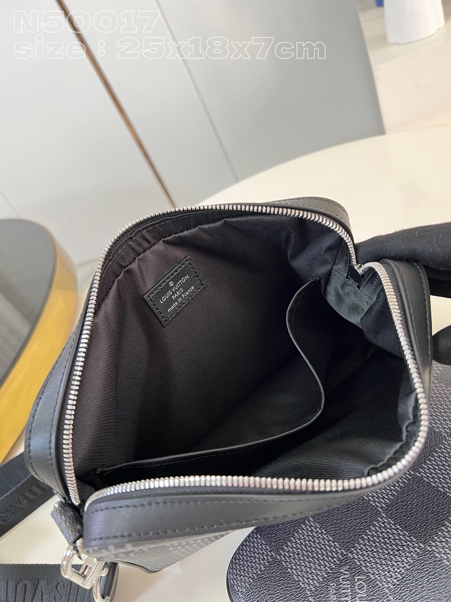 Louis Vuitton Trio Messenger N50017