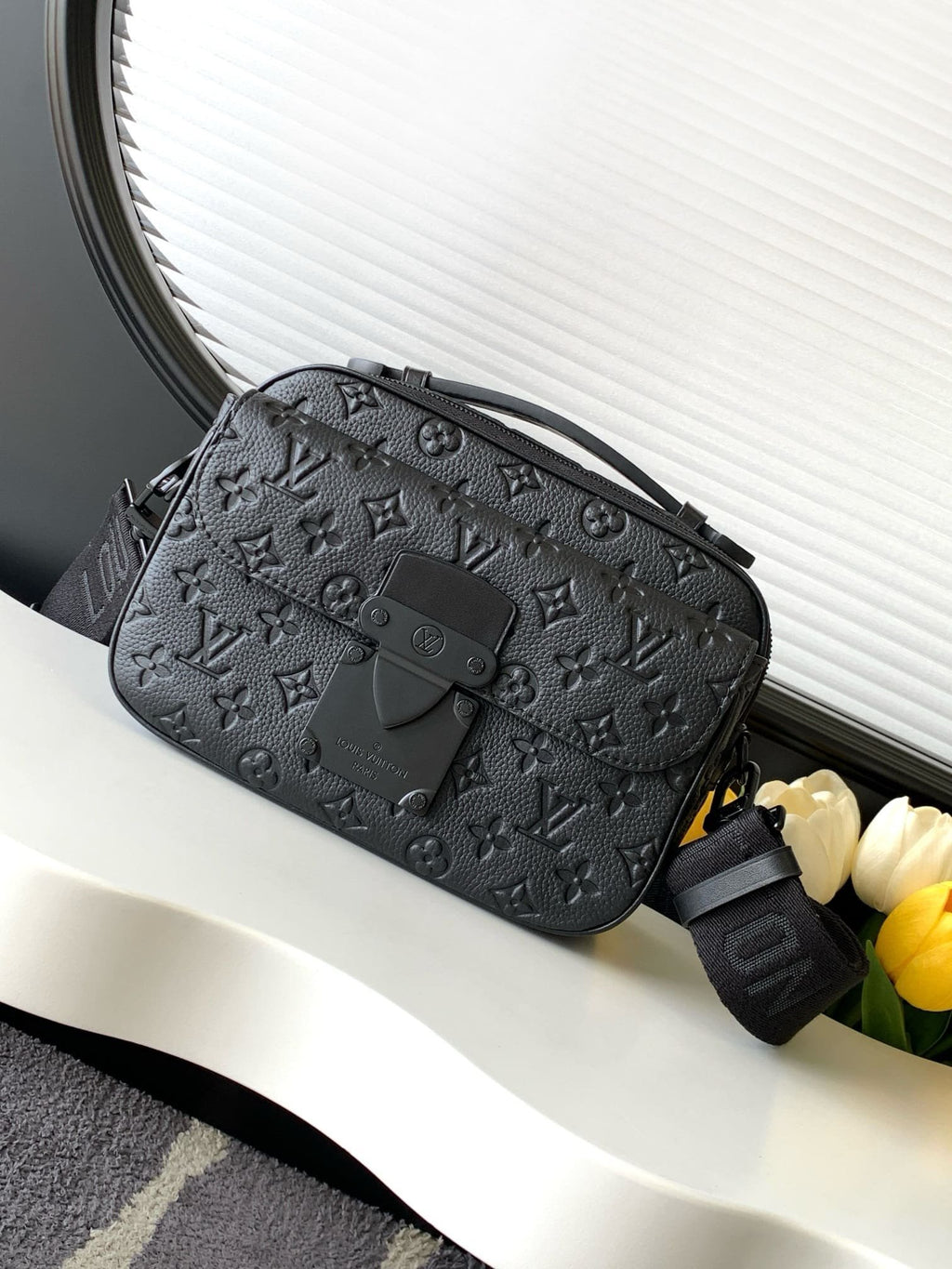 Louis Vuitton M58489 S Lock Messenger