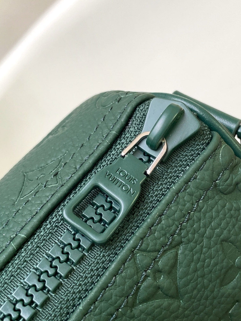 Louis Vuitton M24432 Keepall Bandoulière 25