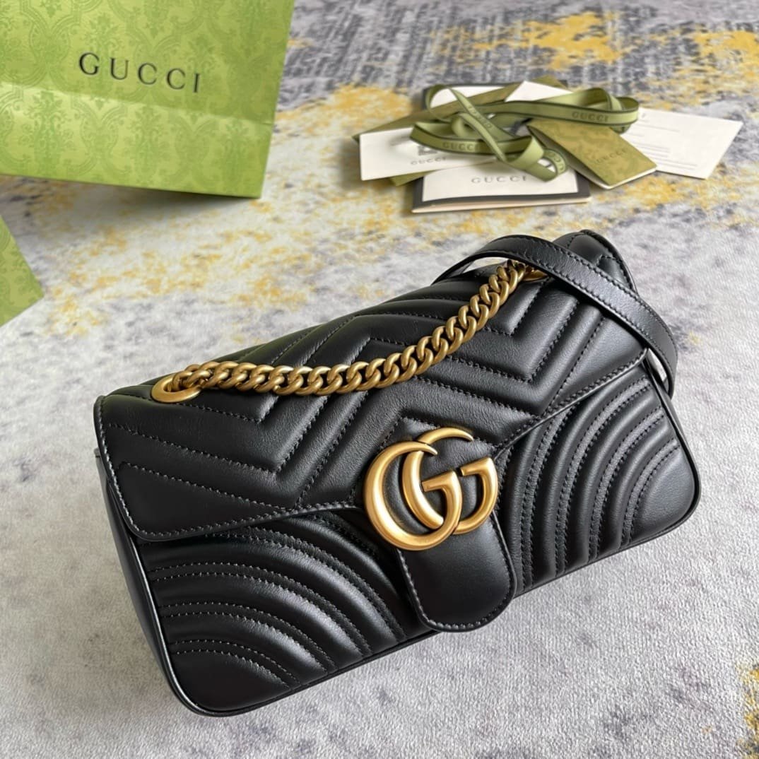 GUCCI MARMONT SMALL MATELASSÉ SHOULDER BAG