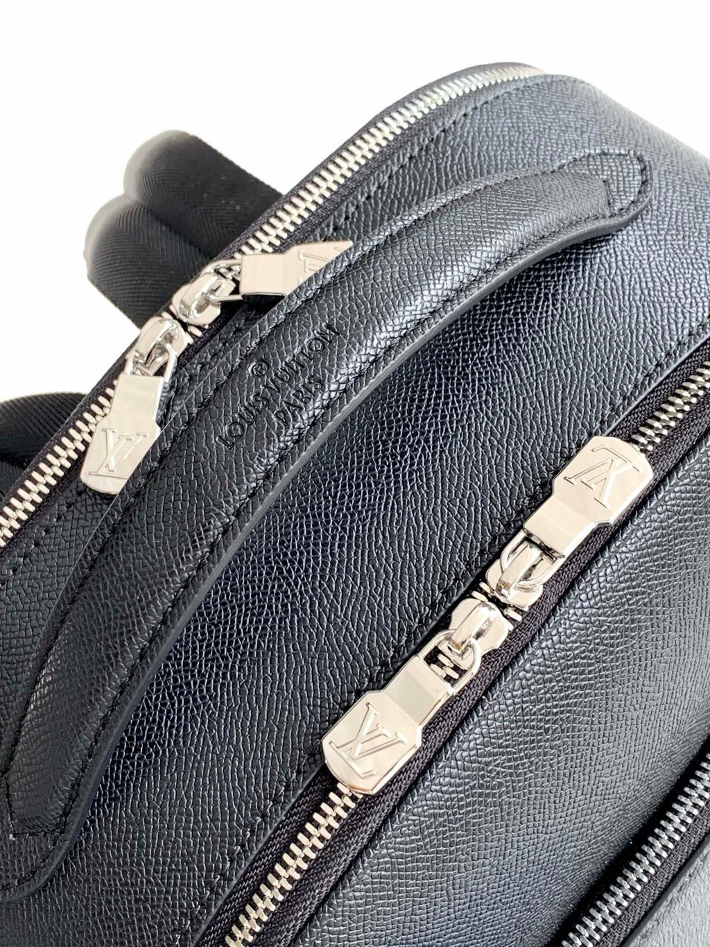 Louis Vuitton M30977 AVENUE Backpack
