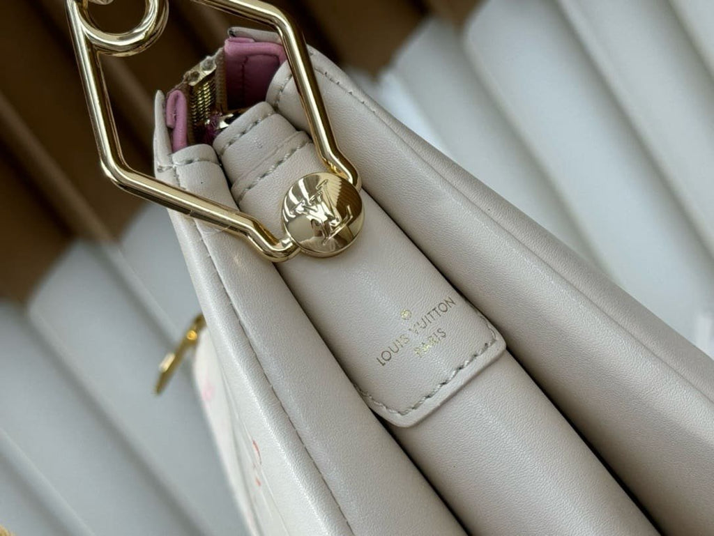 Louis Vuitton M25110 Coussin PM