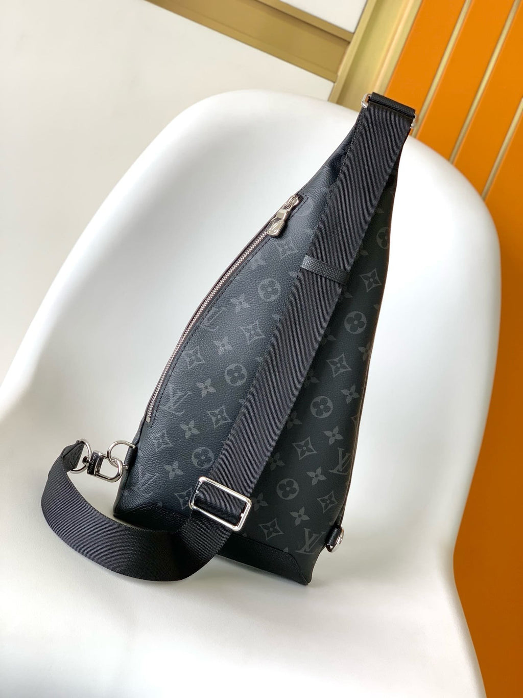 Louis Vuitton M30936 Duo Slingbag