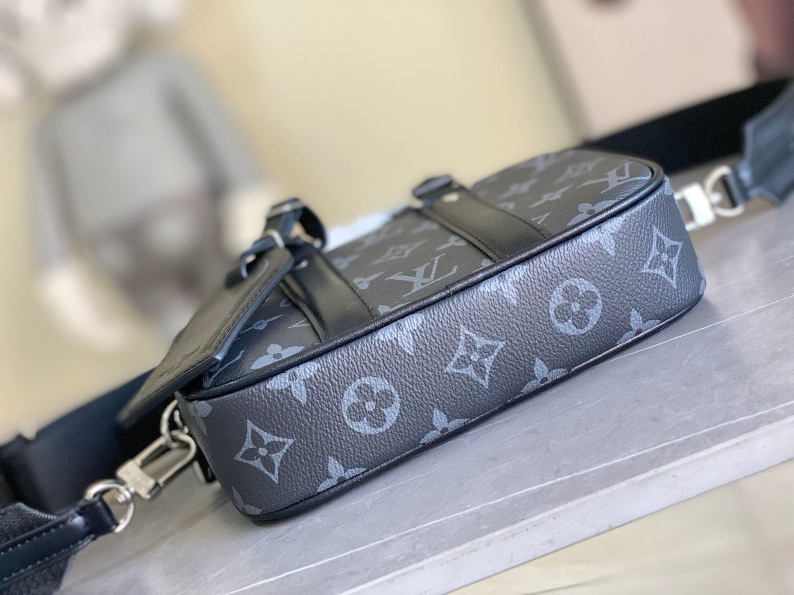 Louis Vuitton M82770 Nano Porte Documents Voyage