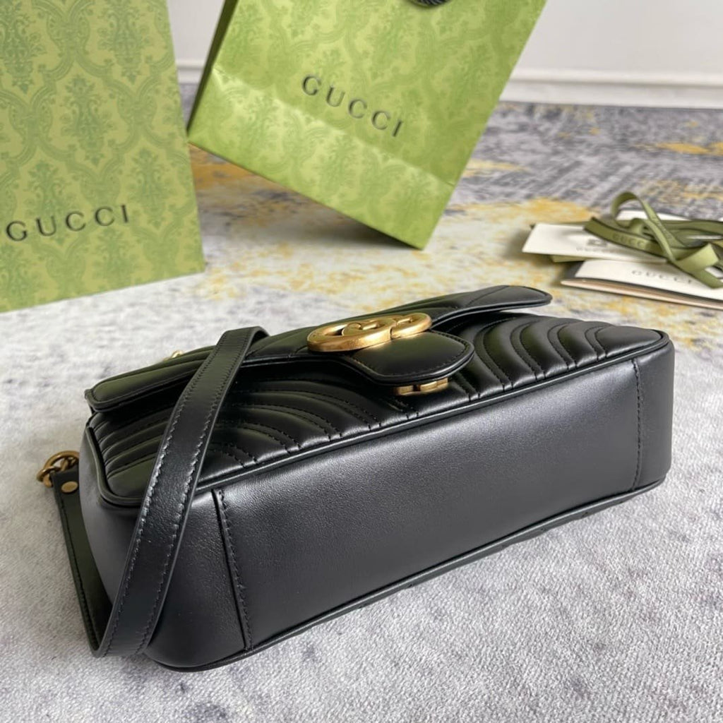 GUCCI MARMONT SMALL MATELASSÉ SHOULDER BAG