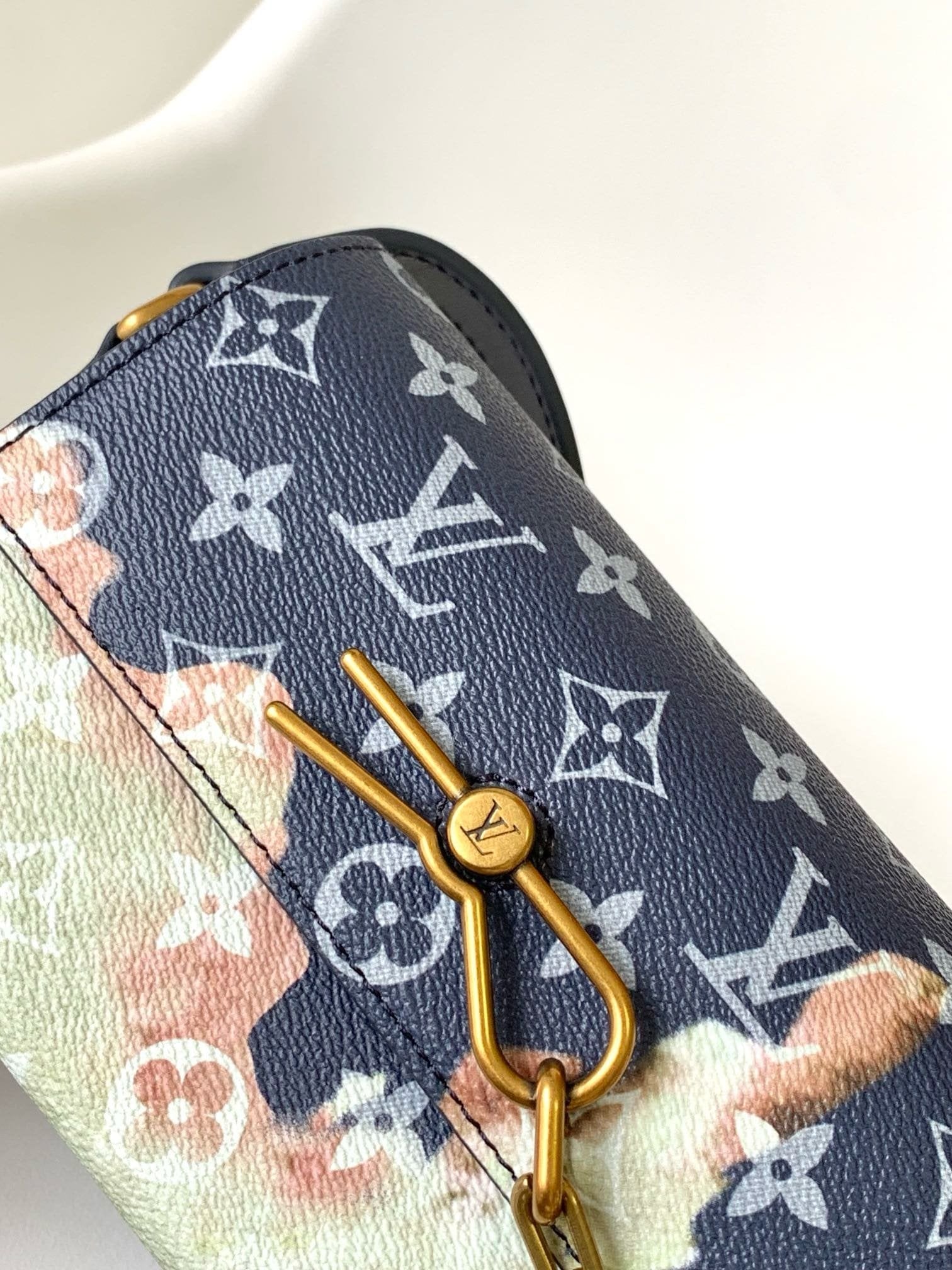 Louis Vuitton M82900 Steamer Wearable Geldbörse
