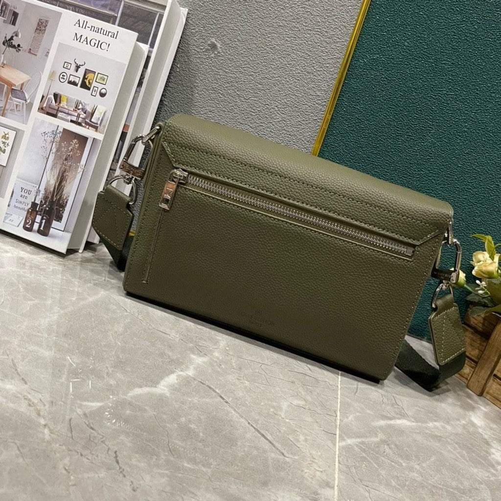Louis Vuitton M25125 TAKEOFF Messenger Bag
