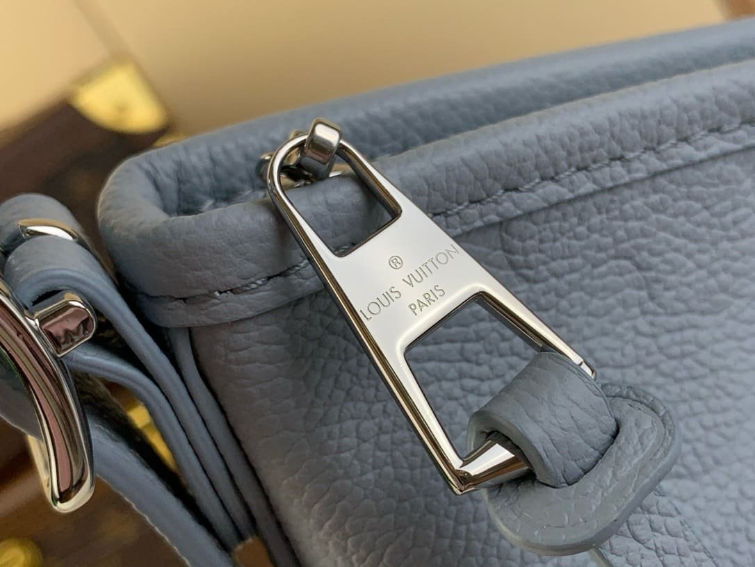 Louis Vuitton M46673 CarryAll PM