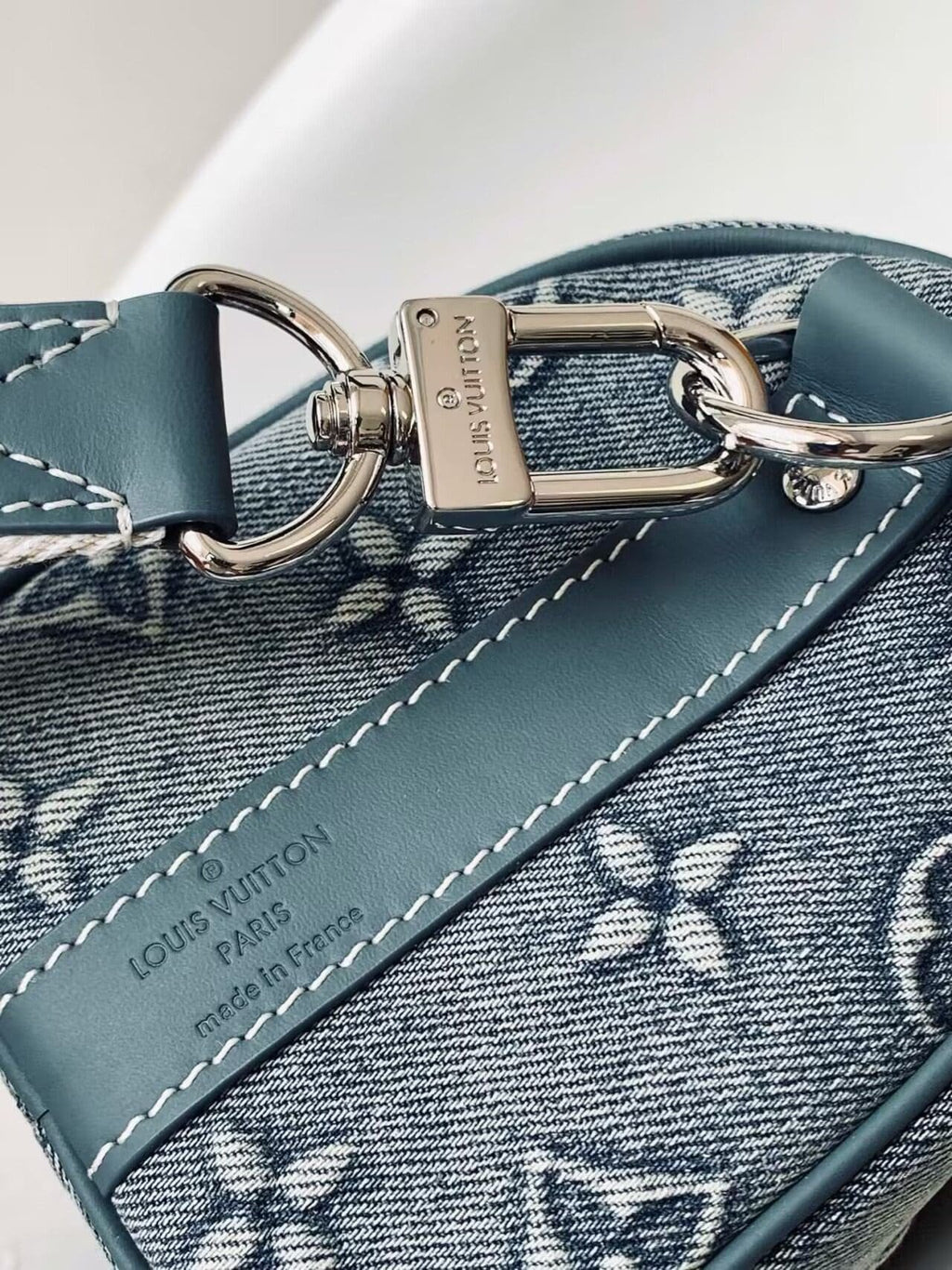 Louis Vuitton M22762 Keepall Bandoulière 25