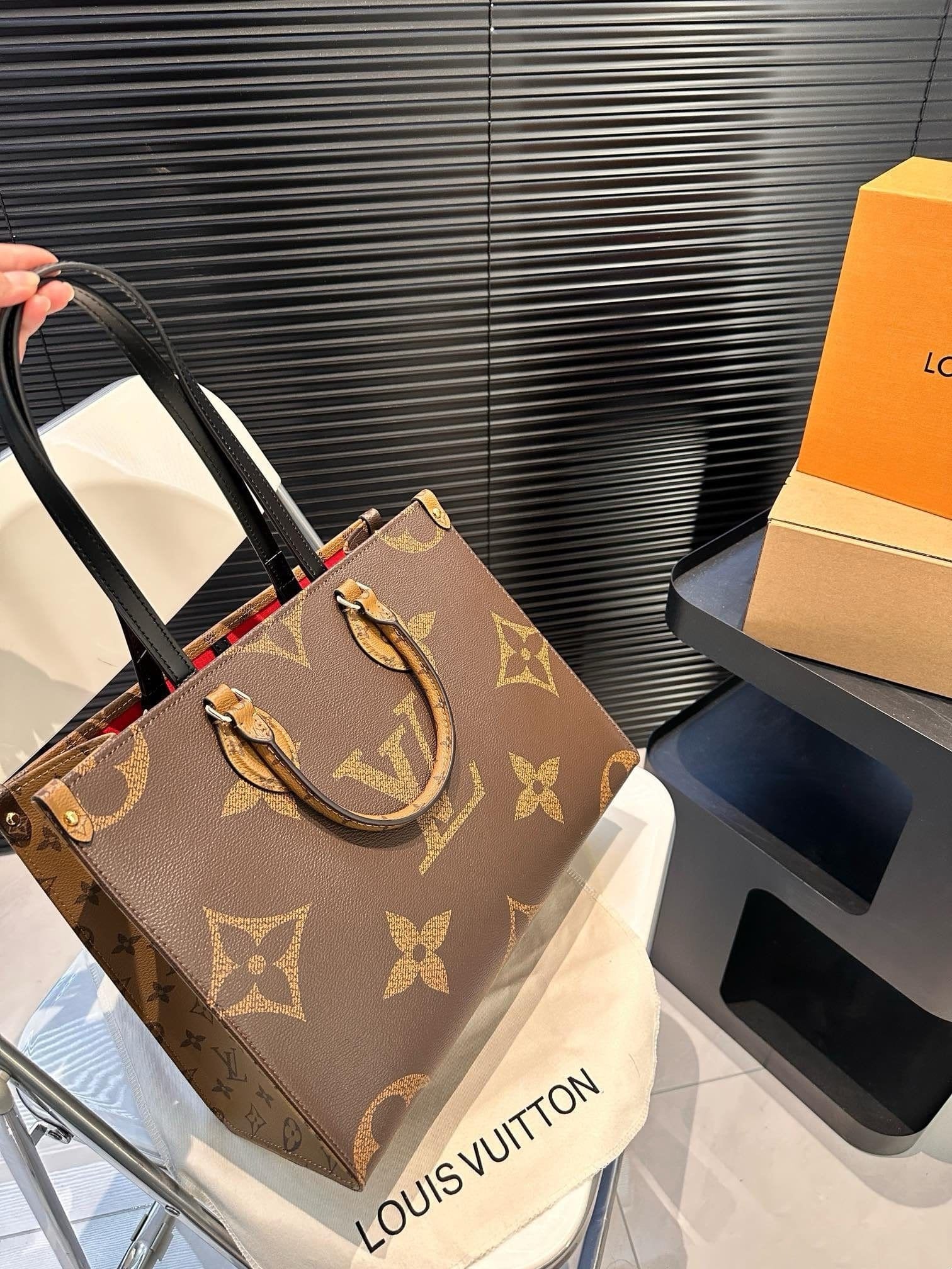 Louis Vuitton ONTHEGO MM M45321