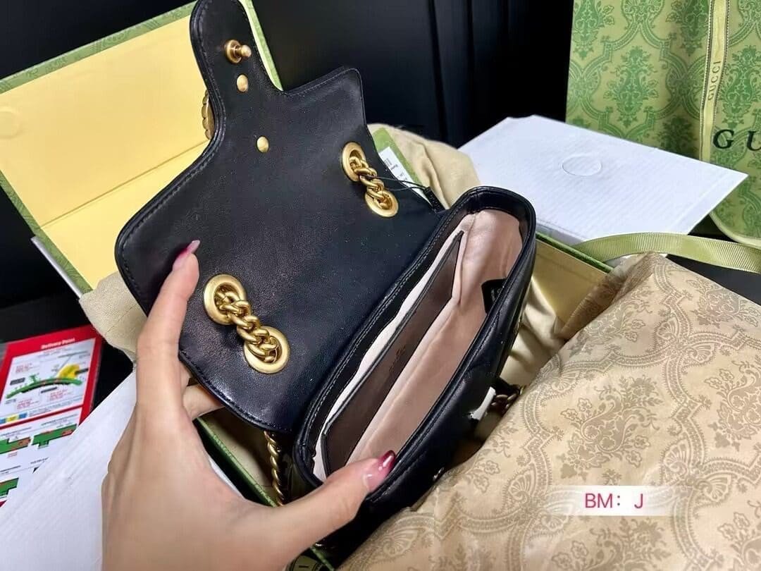 GUCCI MARMONT SMALL SHOULDER BAG BLACK