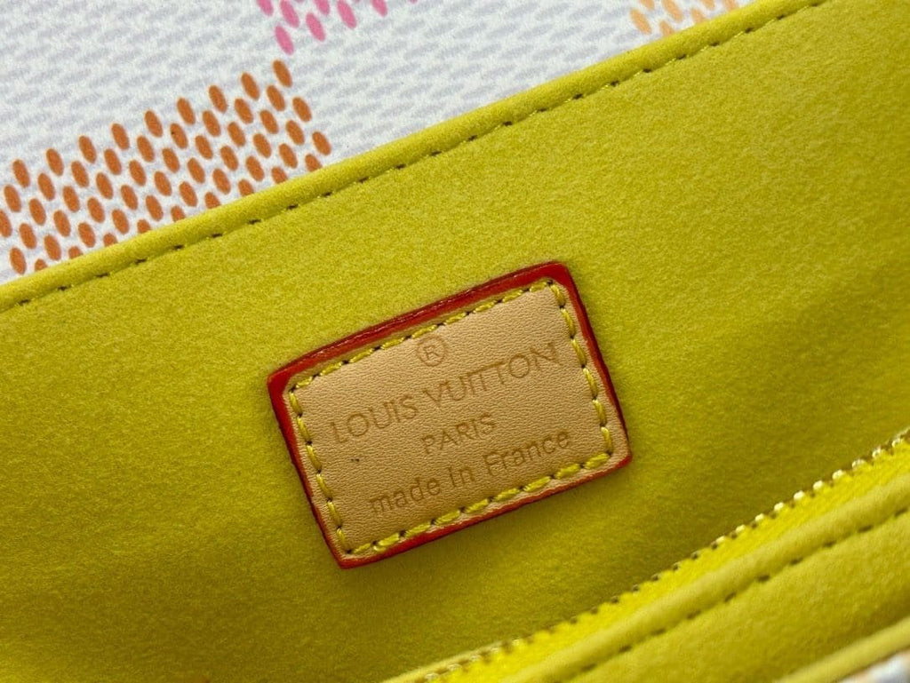 Louis Vuitton Pochette Métis East West