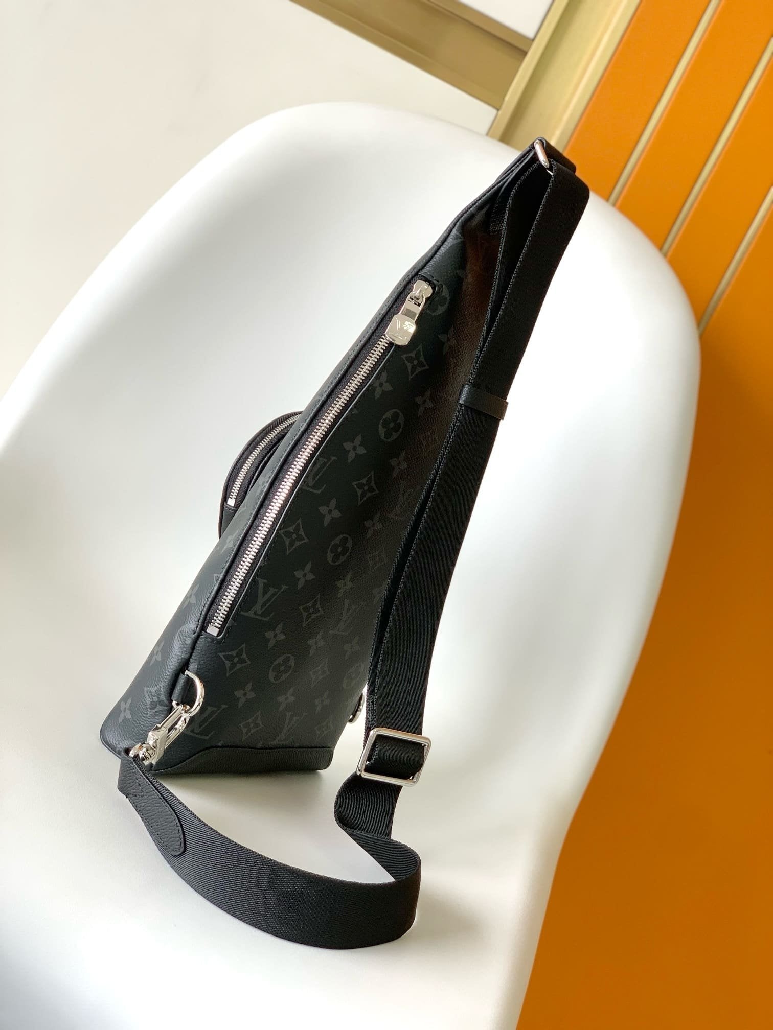 Louis Vuitton M30936 Duo Slingbag