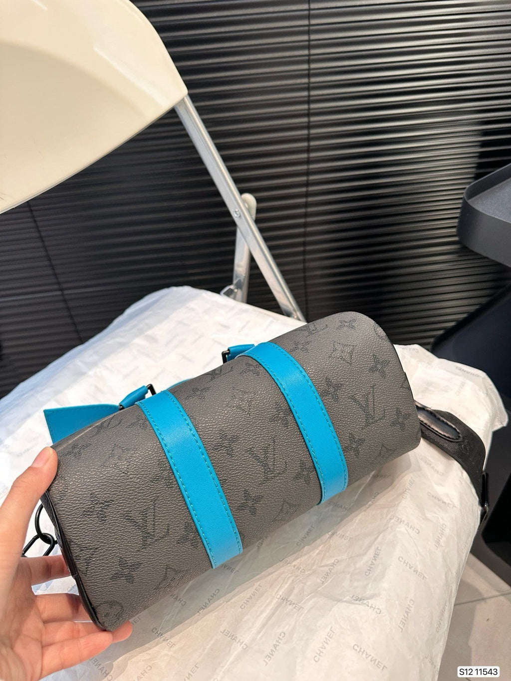 Louis Vuitton M11645 Keepall Bandoulière 25