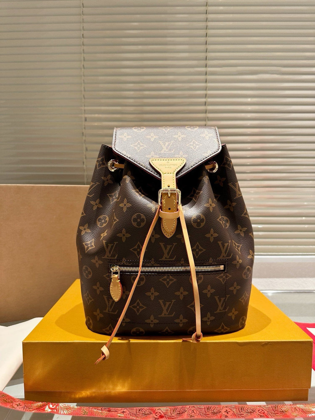 Louis Vuitton Montsouris M43431