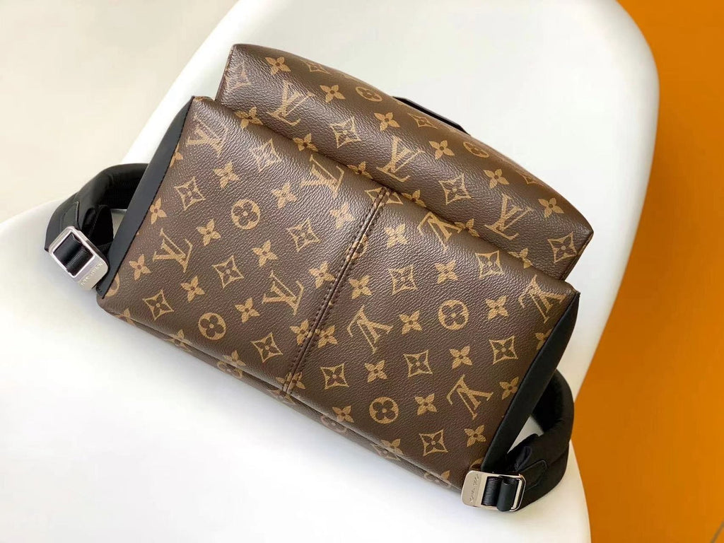 Louis Vuitton M46684 Discovery Backpack PM