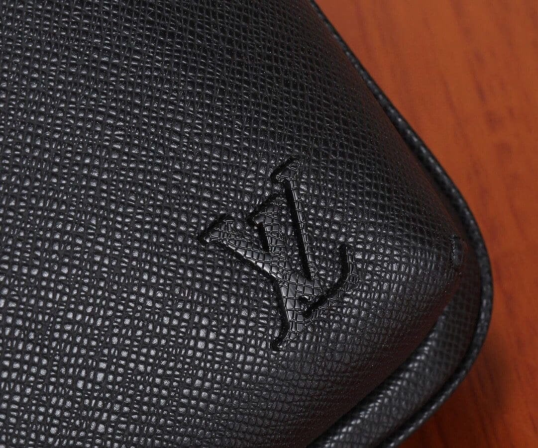 Louis Vuitton M30863 Avenue Slingbag NM