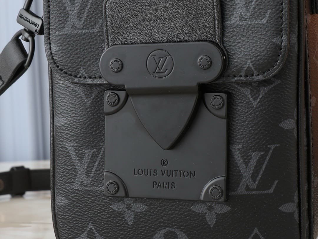 Louis Vuitton M82252 S-Lock Vertical Wearable Wallet