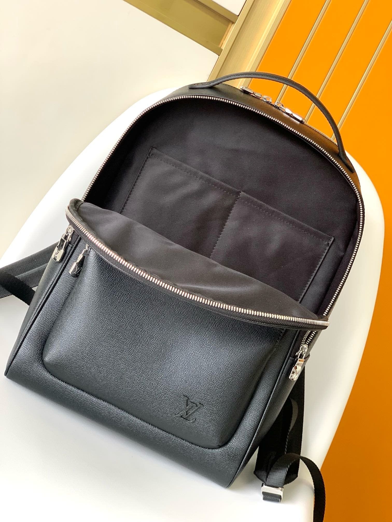 Louis Vuitton M30977 AVENUE Backpack