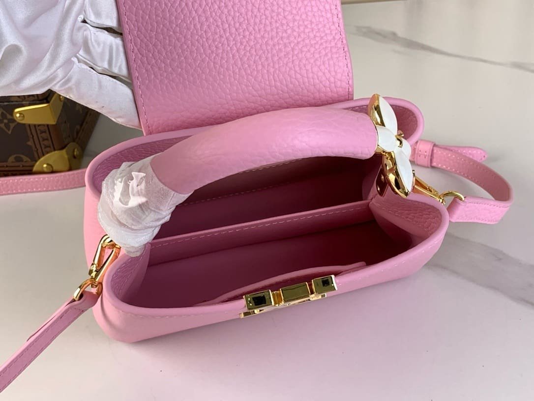 Louis Vuitton M24989 Capucines Mini