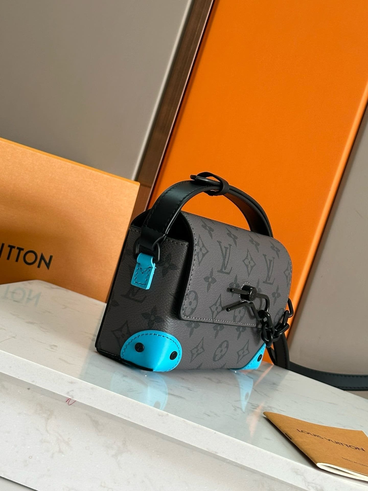 Louis Vuitton M11496 Steamer Wearable Wallet