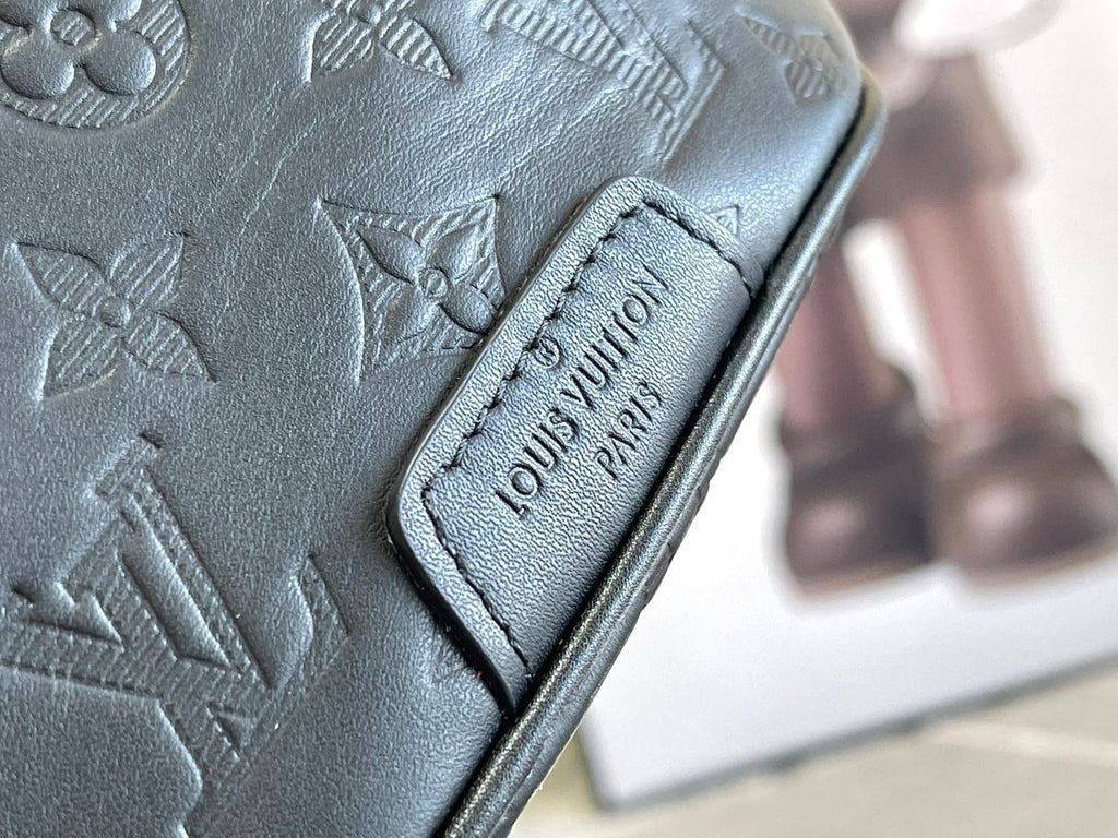 Louis Vuitton M46036 Discovery Bumbag PM