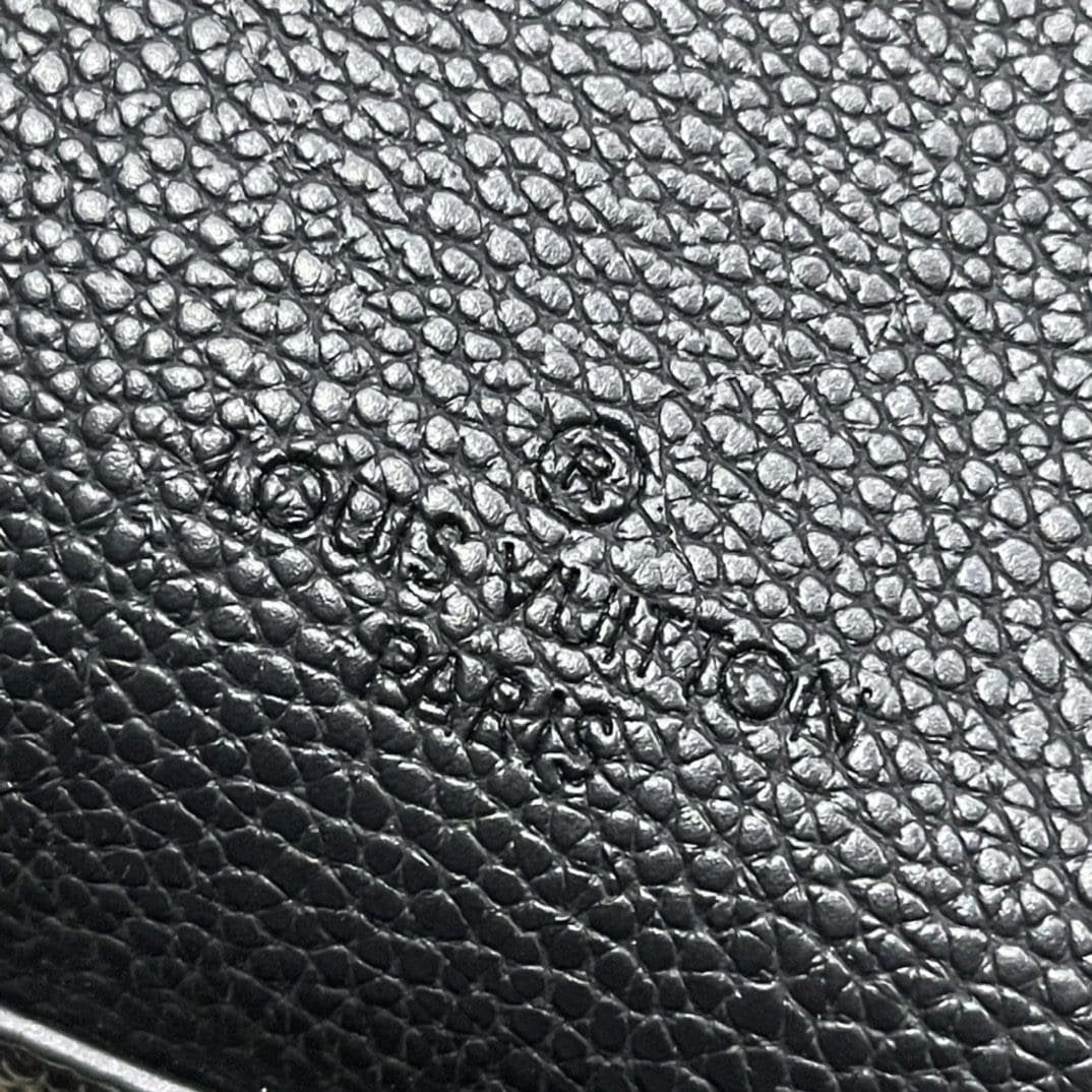 Louis Vuitton M24769 TAKEOFF Small Messenger Bag