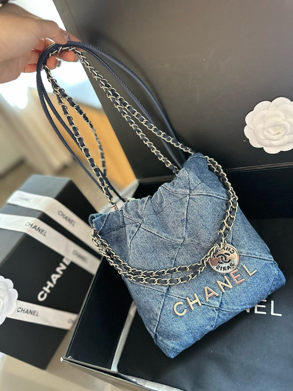 CHANEL 22 mini handbag