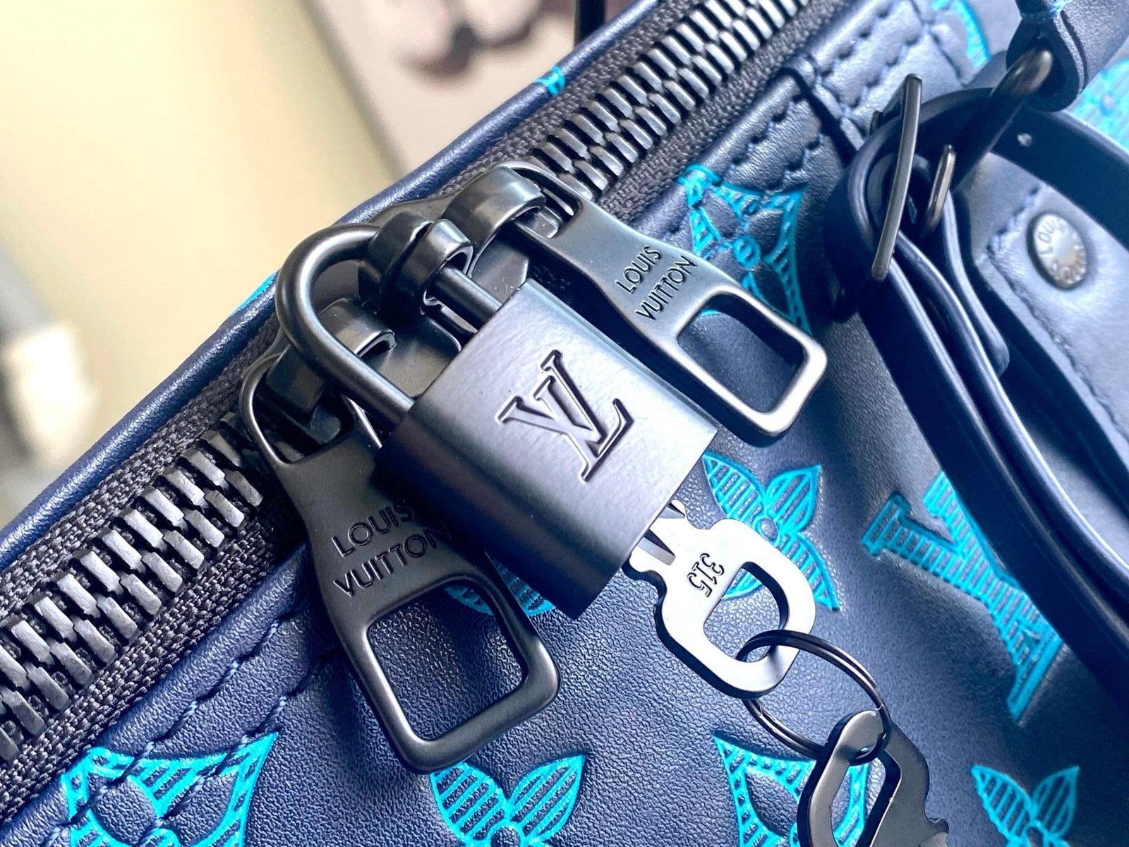 Louis Vuitton M46593 Keepall Bandoulière 50