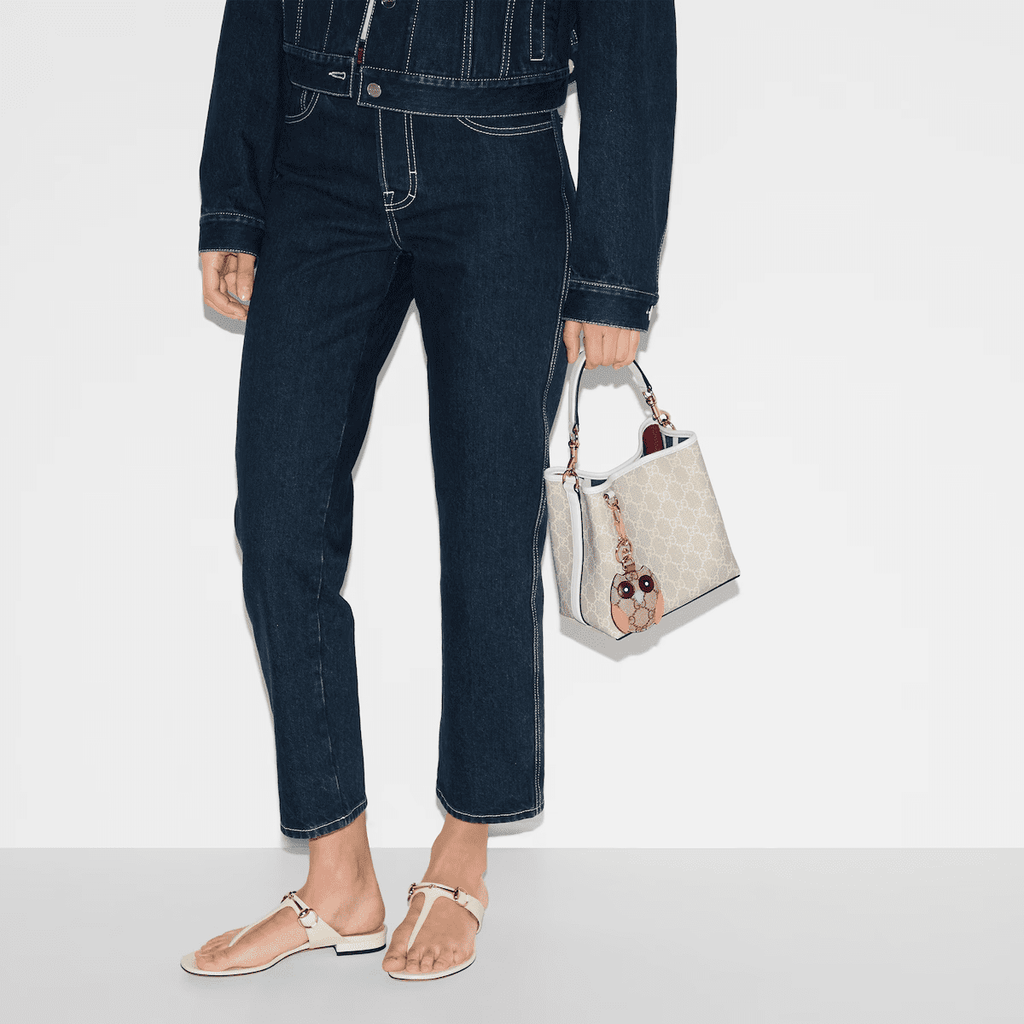 GUCCI EMBLEM SMALL BUCKET BAG