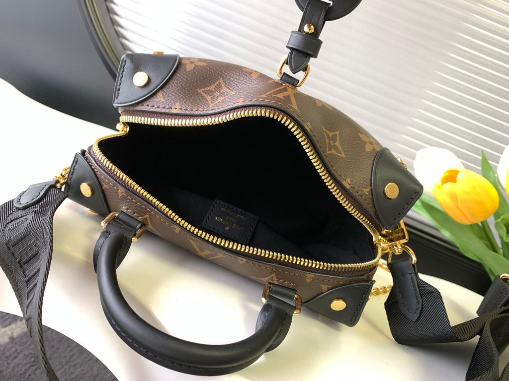 Louis Vuitton M45571 Petite Malle Souple