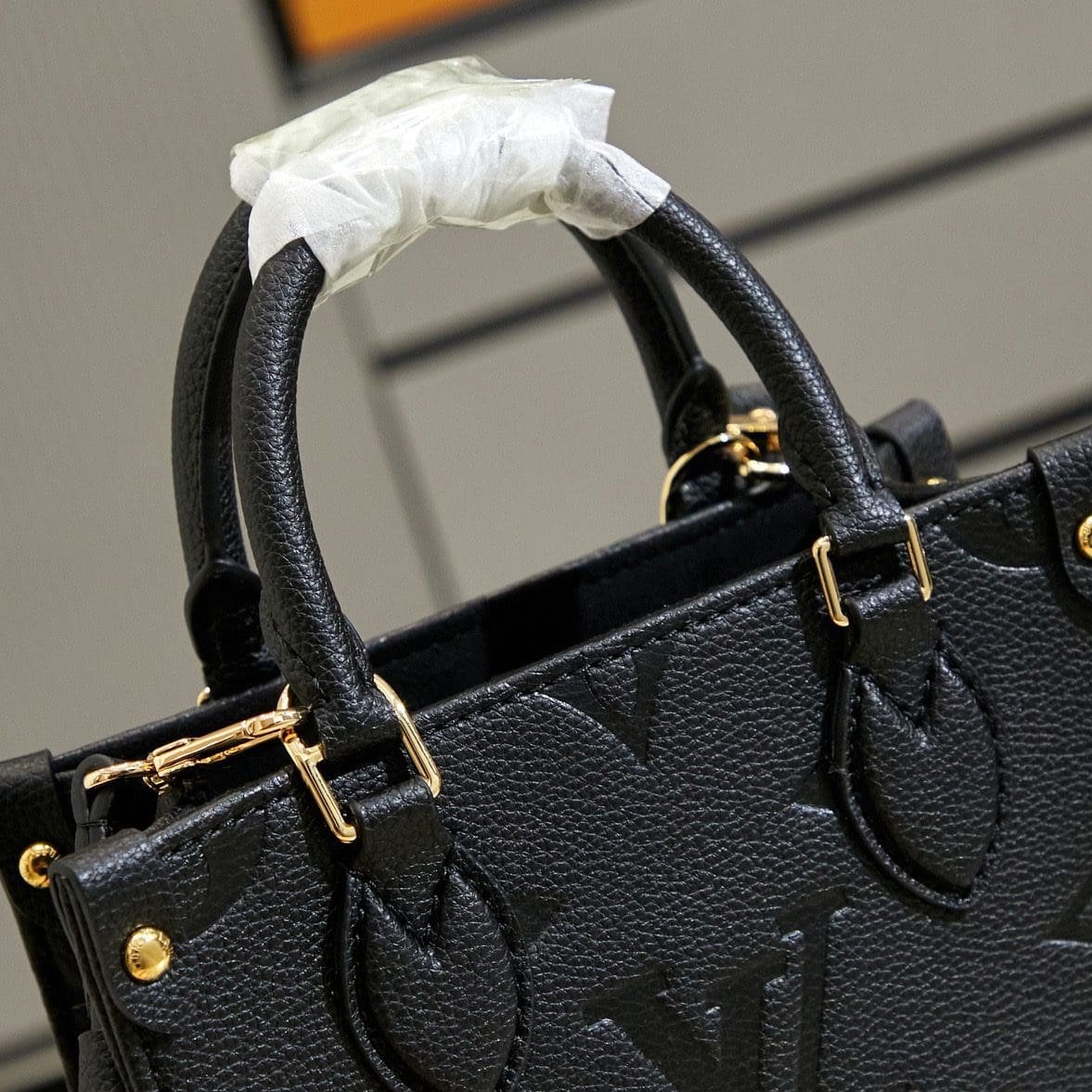 Louis Vuitton M46993 OnTheGo BB