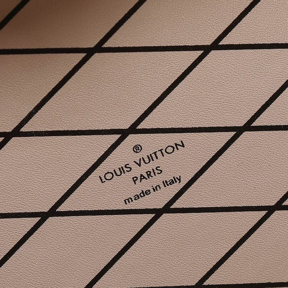 Louis Vuitton M46309 Petite Malle V