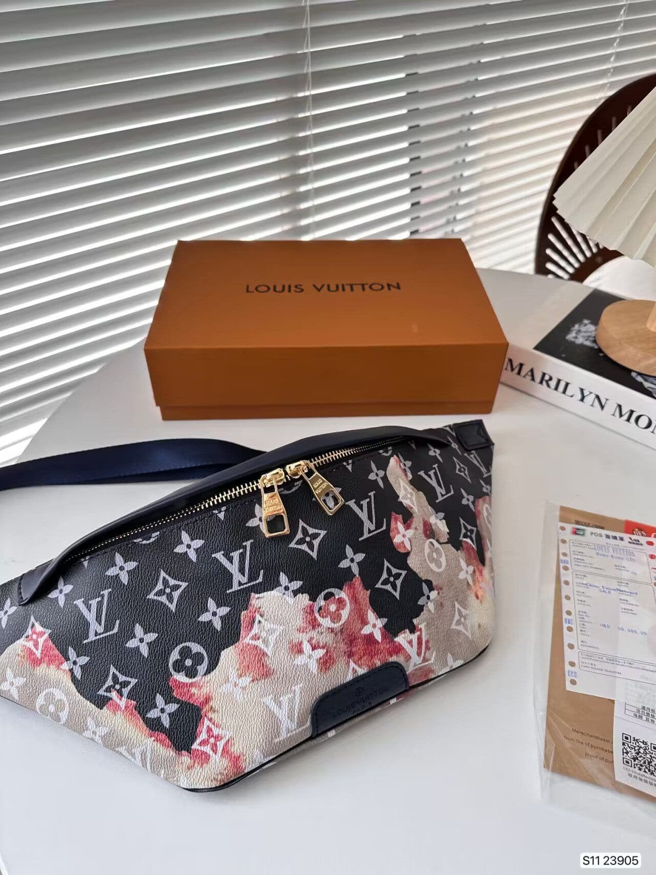 Louis Vuitton Discovery Bumbag PM M23905