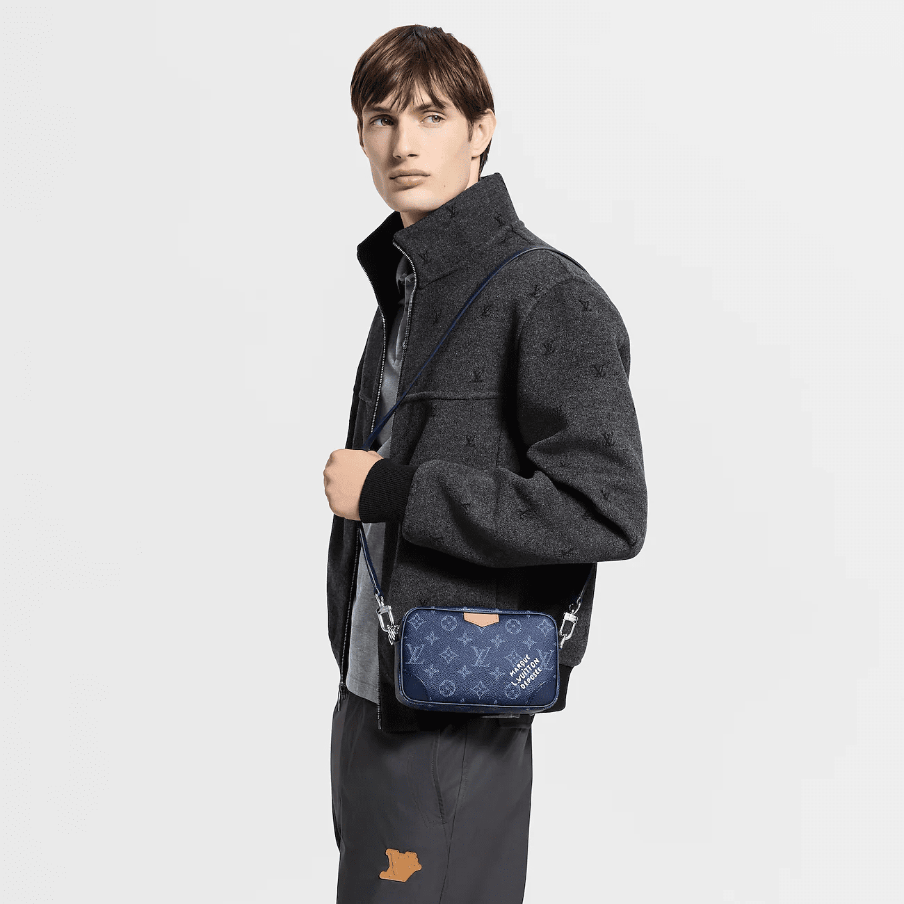 Louis Vuitton M26826 Trocadéro Wearable Wallet