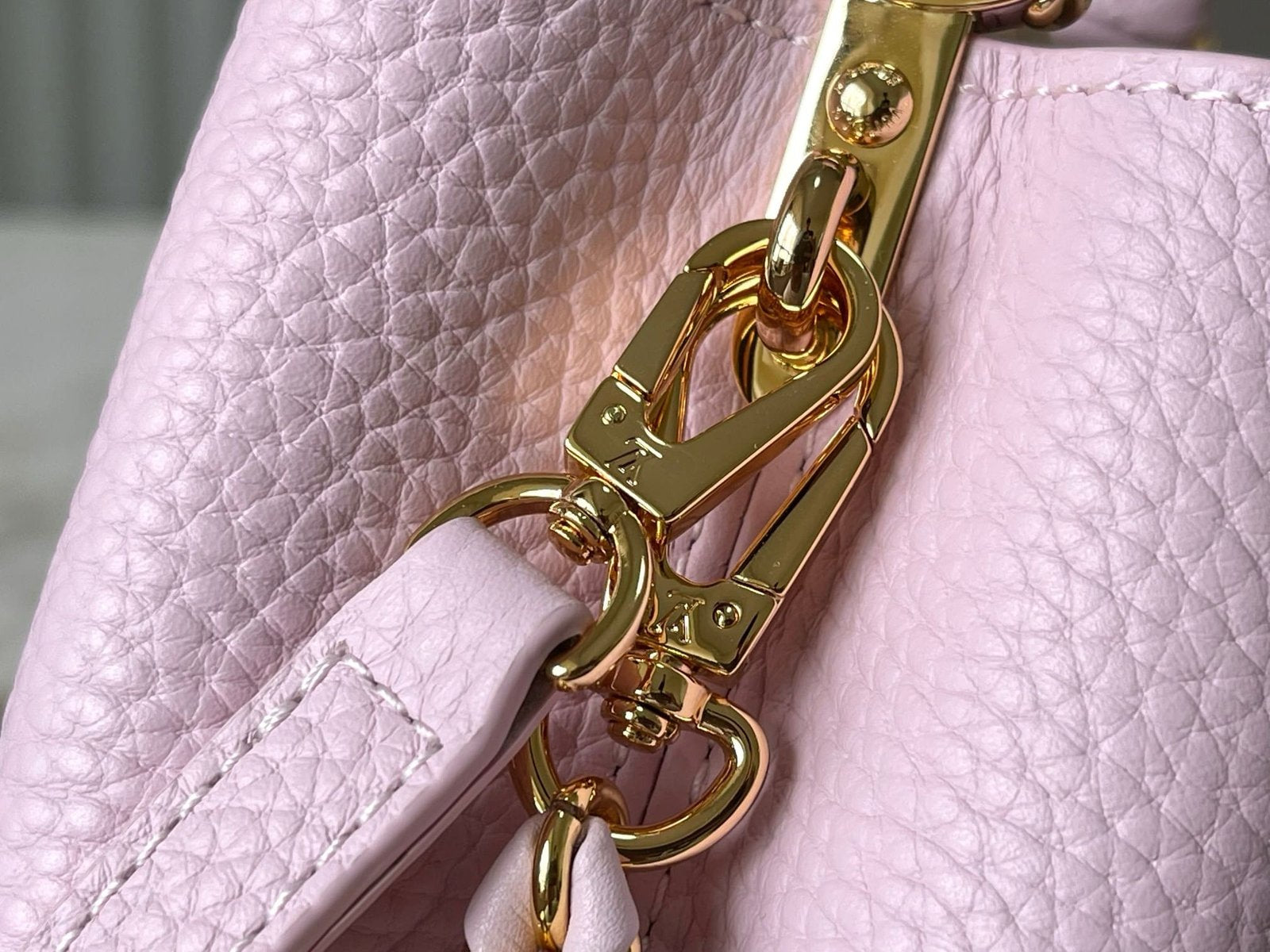 Louis Vuitton M23951 CAPUCINES MINI BAG