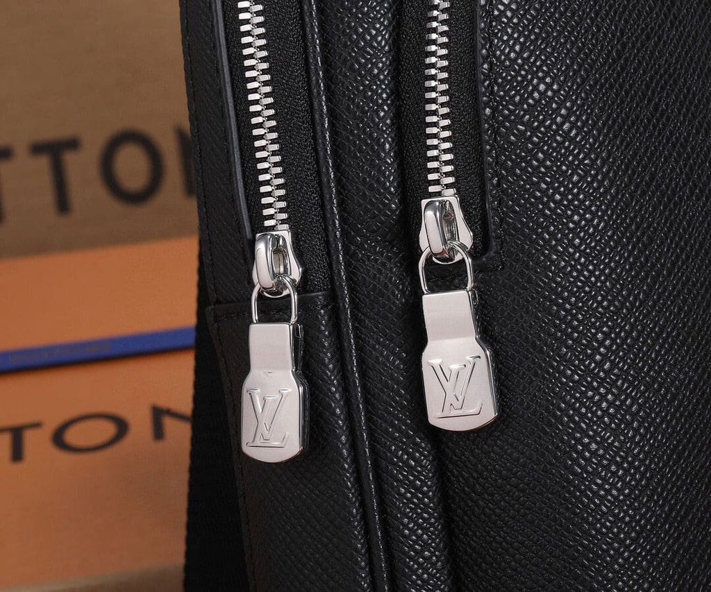 Louis Vuitton M30863 Avenue Slingbag NM