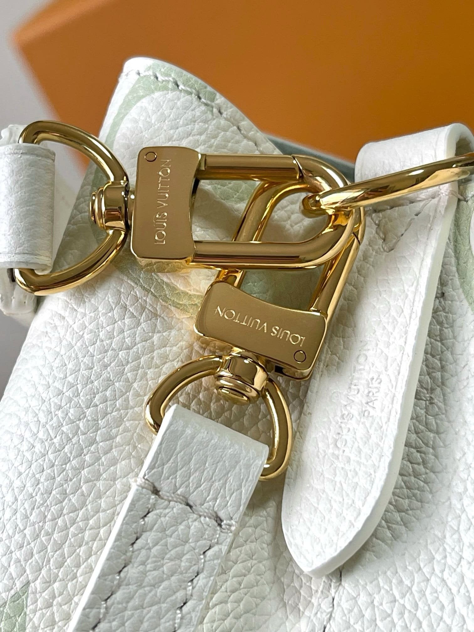 Louis Vuitton M24048 Néonoé BB