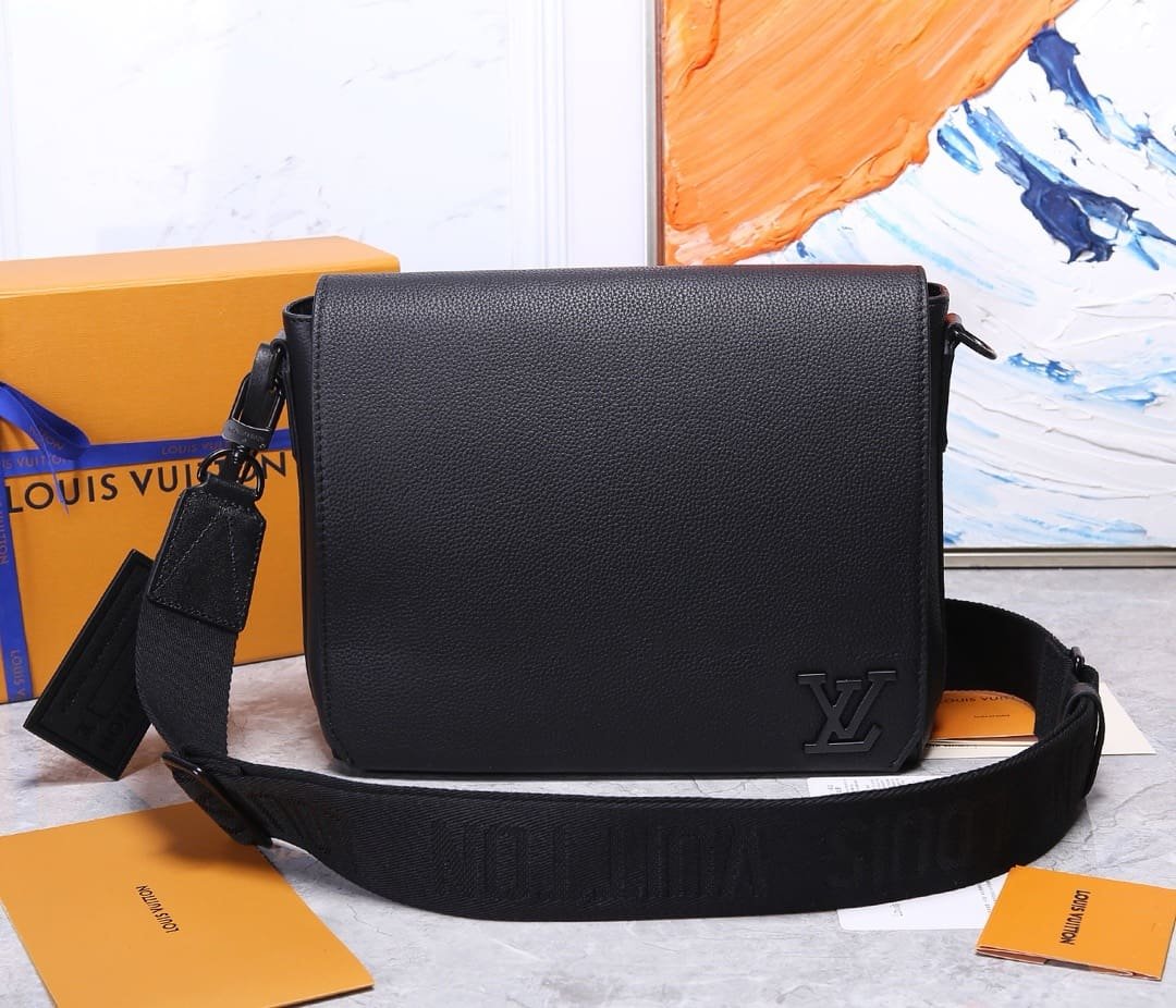 Louis Vuitton M57080 TAKEOFF Messenger Bag