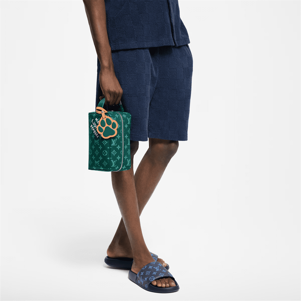 Louis Vuitton M12688 Locker Dopp Kit